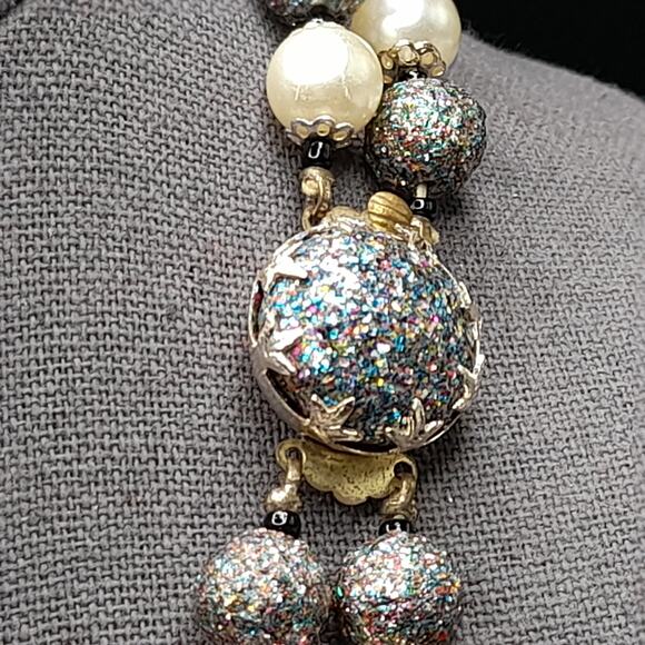 Vintage Glitter Bead Necklace, Glass Pearls, Art Beads, 1950s Jewelry - Picture 2 of 11